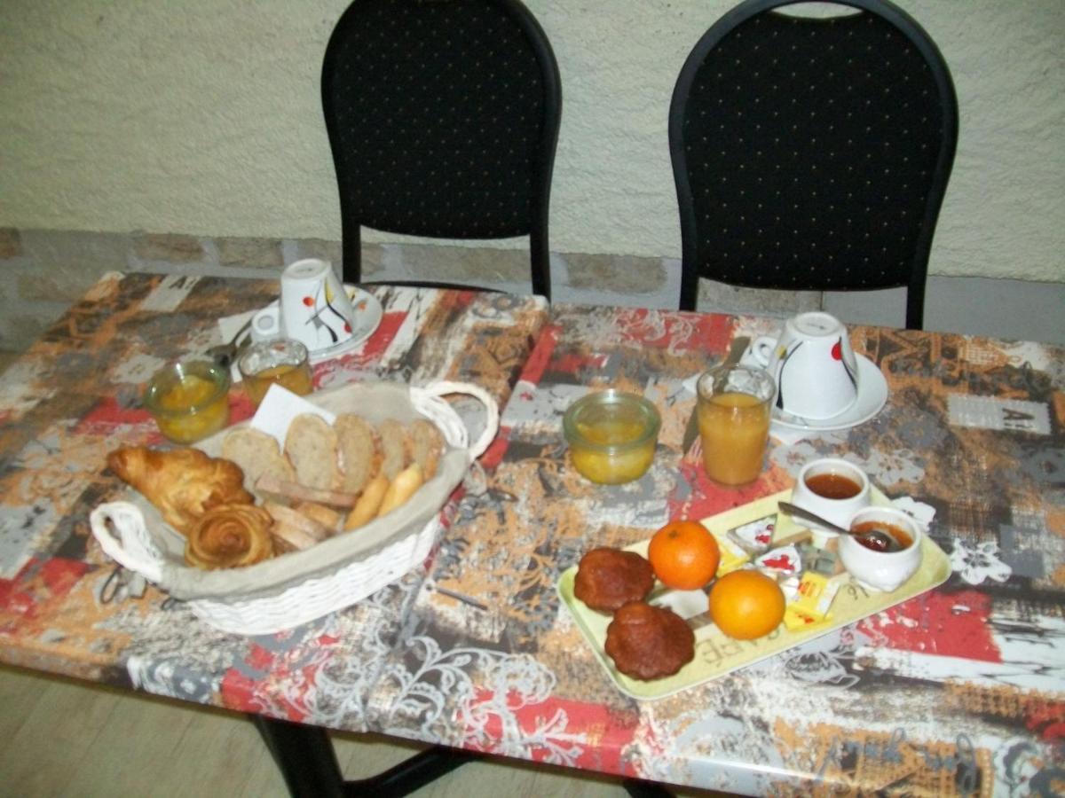 Hotel Au Charme Du Levat Saint Paul de Loubressac Екстер'єр фото